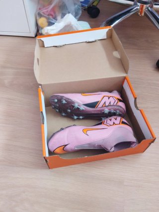 Botas de fútbol Nike Air Zoom rosas
