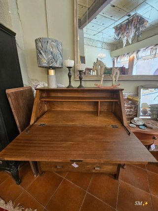 Escritorio antiguo restaurado