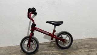 Bici de equilibrio roja Chicco Red Bullet