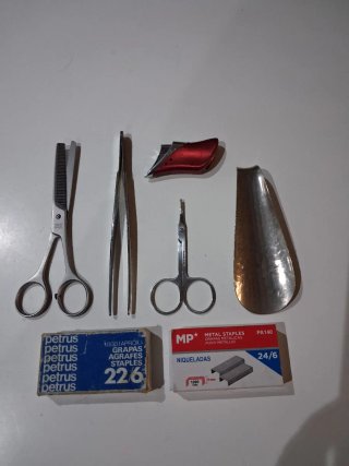 Set de herramientas de costura y grapas