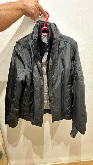 Cazadora Zara Impermeable Negra
