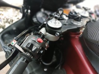 YAMAHA YZF R1 CROSSPLANE - 2009