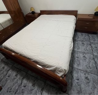 Estructura de cama madera y metal