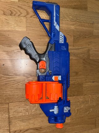Pistola Nerf Azul y Naranja