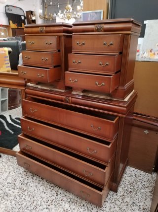 Conjunto de cómoda, mesitas y espejo vintage