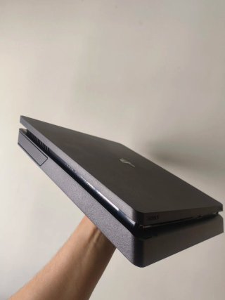 PS4 Slim 500GB + 2 Juegos