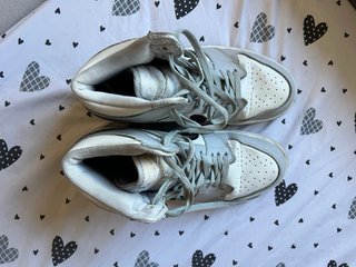Nike Air Dior 42 Gris y Blanco