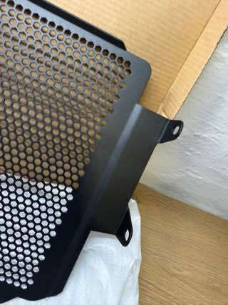 Protector de radiador negro