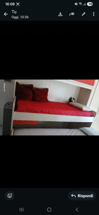 Struttura letto a castello con scrivania