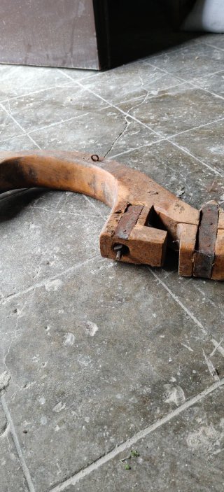 Yugo de mulas antiguo