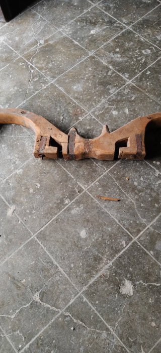 Yugo de mulas antiguo