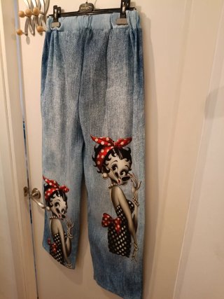 Pantalón Betty Boop efecto vaquero
