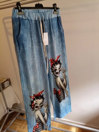 Pantalón Betty Boop efecto vaquero