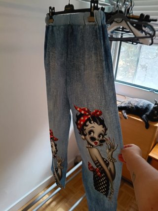 Pantalón Betty Boop efecto vaquero