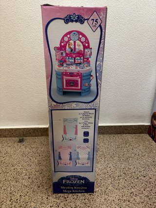 Cocina Frozen Mega Kitchen 75 cm sin usar