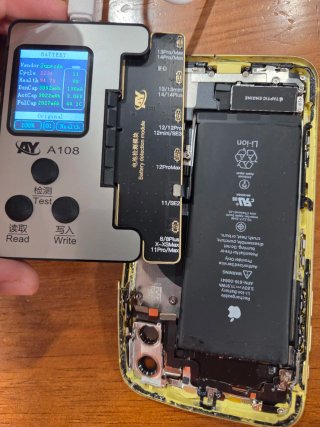 Struttura iPhone 11 con batteria 95%