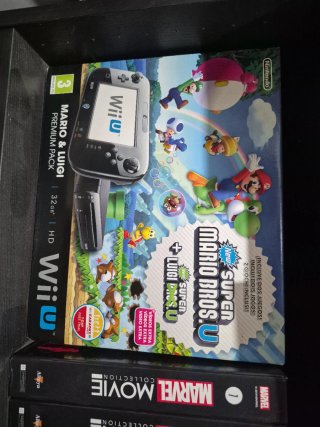 Nintendo Wii U Mario & Luigi Premium Pack