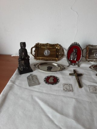 Conjunto objetos religiosos antiguos