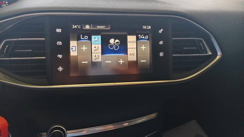 Peugeot 308 2016, foto 9