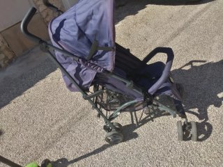 carrito de paseo y patinete infantil