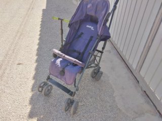 carrito de paseo y patinete infantil