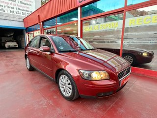 Volvo S40 2.0D 136 Momentum 4p