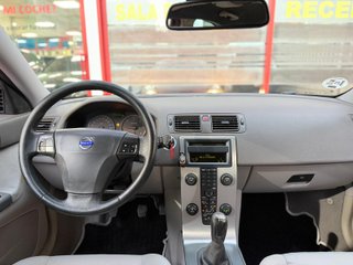 Volvo S40 2.0D 136 Momentum 4p