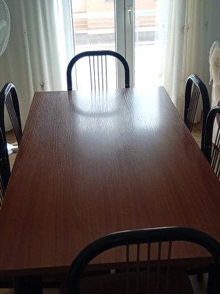 Mesa de comedor con 6 sillas