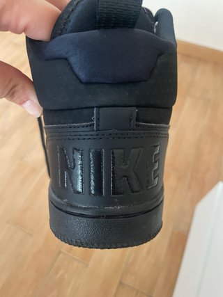 Botas Nike caña alta negras talla 42.