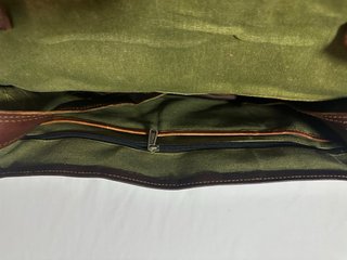 Maletín de cuero marrón