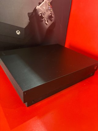 Xbox One X 1TB + Mando ( lector no funciona)