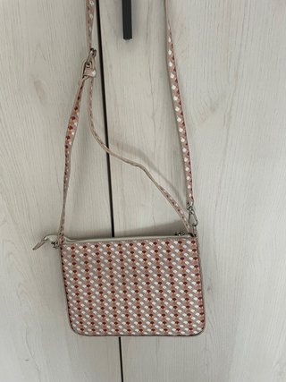 Bolso bandolera rosa y blanco
