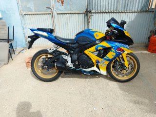 Suzuki GSXR 600 K7 Deportiva