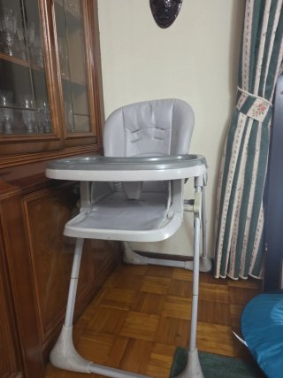 Trona para bebé gris