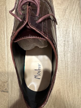 Zapatos de charol nuevos morados