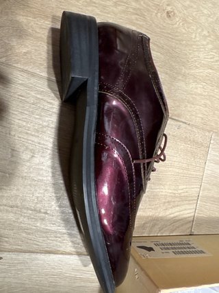 Zapatos de charol nuevos morados