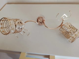 Lámpara de techo dorada con cristales