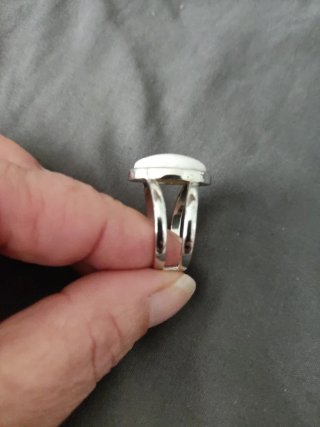 Anillo Plata con Piedra Blanca Ovalada