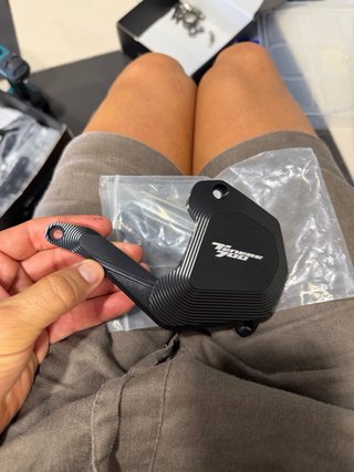 Protector bomba de agua Yamaha XT700Z Tenere 700