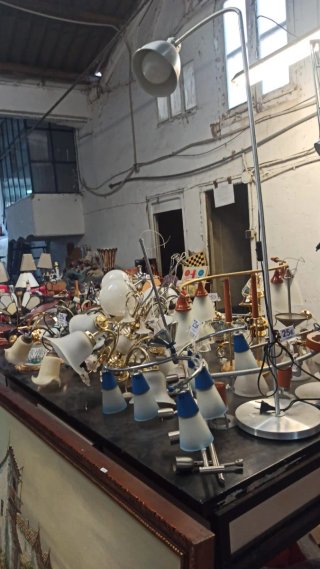 Se vende Lámparas de mesa y techo doradas 25€ unid