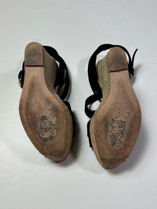 Sandalias cuña Zara Basics negras esparto