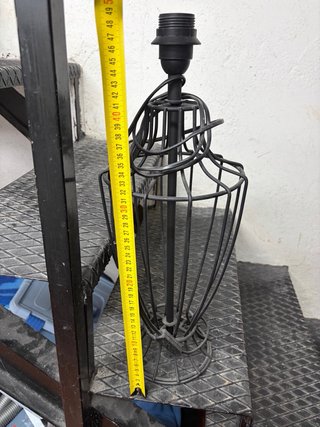 Lámpara de hierro forjado.