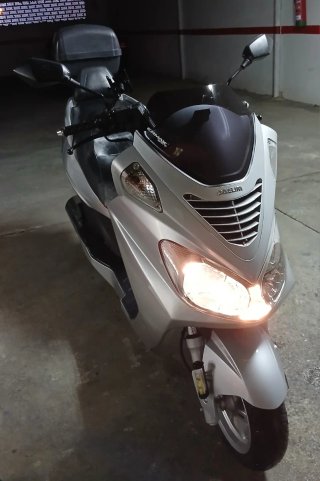 Daelim S2 125 SQ Plata