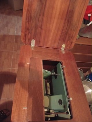 Máquina de coser verde vintage