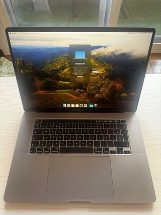 MacBook Pro 16" 2019 i7 / 16GB / 512GB SSD