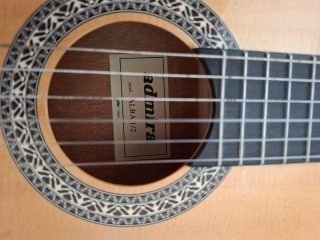 Guitarra Admira Clásica Alba 1/2 + funda