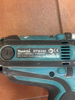 Llave de Impacto Makita DTW450Z 18V