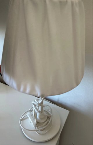 Lámpara de mesa Ikea blanca