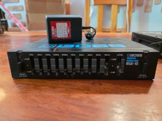 Ecualizador Boss RGE-10 y Amplificador Oslo PB-880