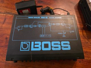 Ecualizador Boss RGE-10 y Amplificador Oslo PB-880
